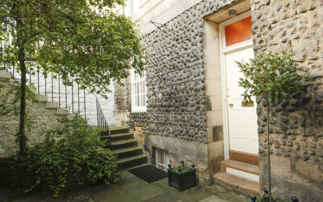 Inchgrove House
