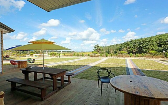 Sokcho Dal Beach Pension