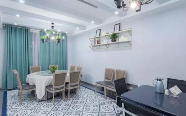 Floral Hotel Falan Small Town