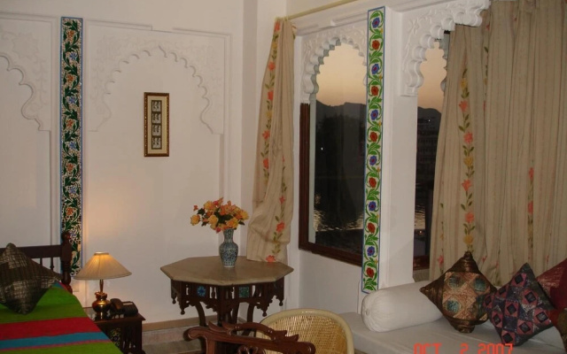 Hotel Raj Niwas – Guest Rooms – Udaipur