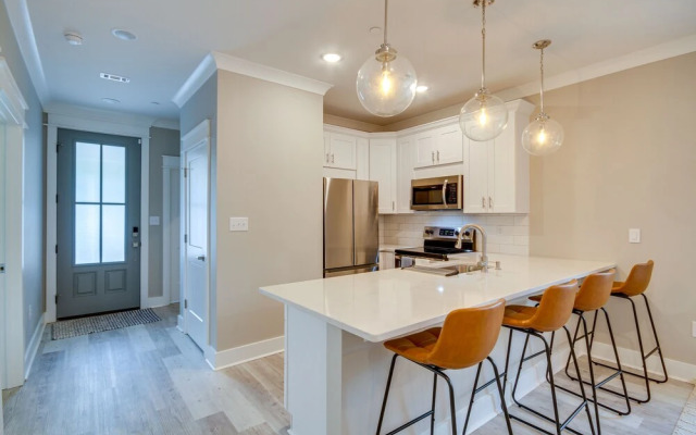 Diamondhead Retreat w/ Deck, Pool & Golf!