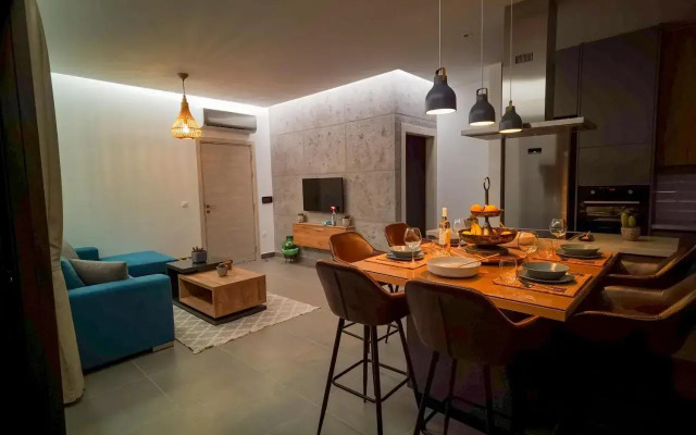 Eagles Nest- 2BR stylish, free park, Netflix