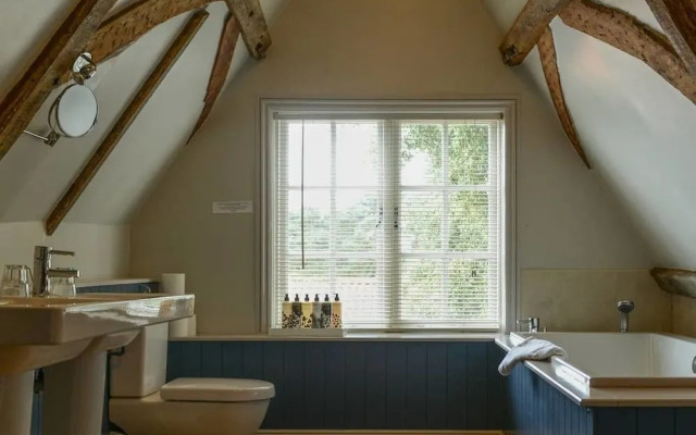 Fritton Arms Collection