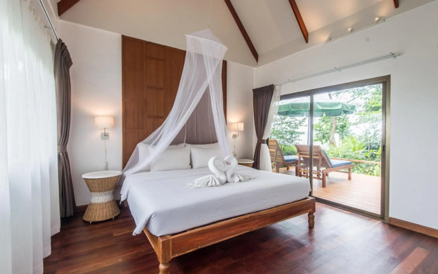 Twin Bay Resort