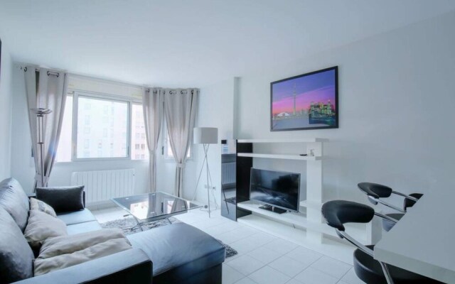 Newly Renovated Apartment: 6th District