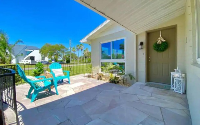 Cozy 4-Bedroom Beachside Home