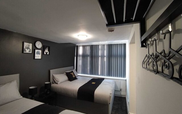 Black Ocean Holiday Apartments