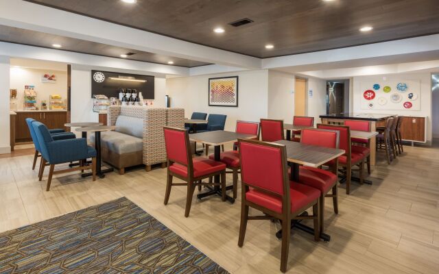 Holiday Inn Express Warrenton by IHG