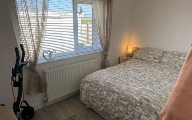 Cozy Coastal Bungalow in Prestatyn