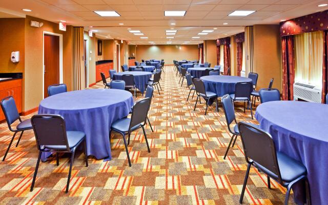 Holiday Inn Express Hotel & Suites Memphis/Germantown, an IHG Hotel