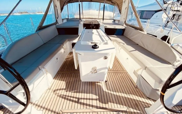 Dream Holiday On A Luxurious Sailing Yacht