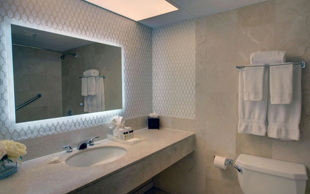 The Roslyn, Tapestry Collection by Hilton