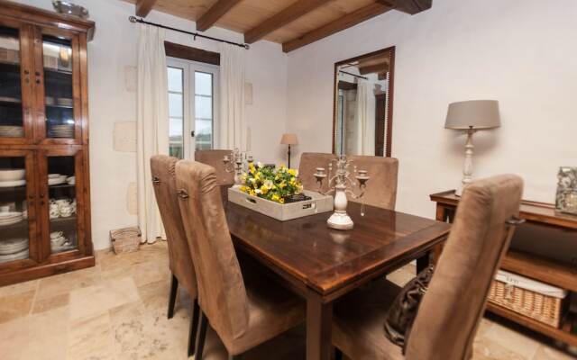 Le Prunier - in a Rural Location