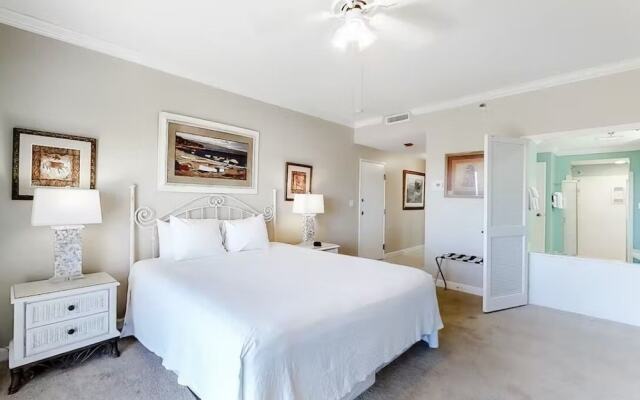 Tops'l 1008a Chalet by RedAwning