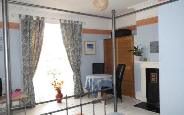Laburnum Guest House at Bistro En Glaze