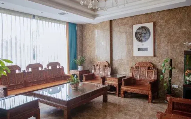 Nancheng Impression Theme Hotel