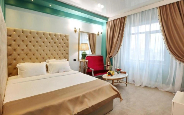 Phoenicia Grand Hotel