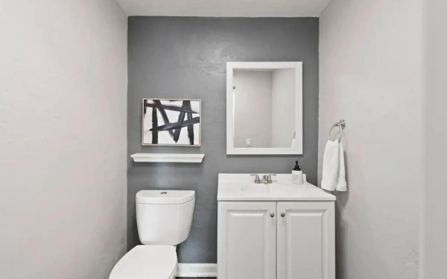 Retreat in Vibrant Westminster 4BR Hot Tub