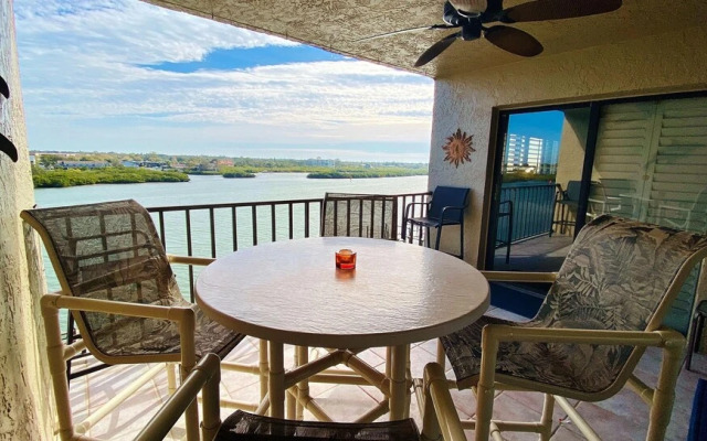 Sea Club by Teeming Vacation Rentals