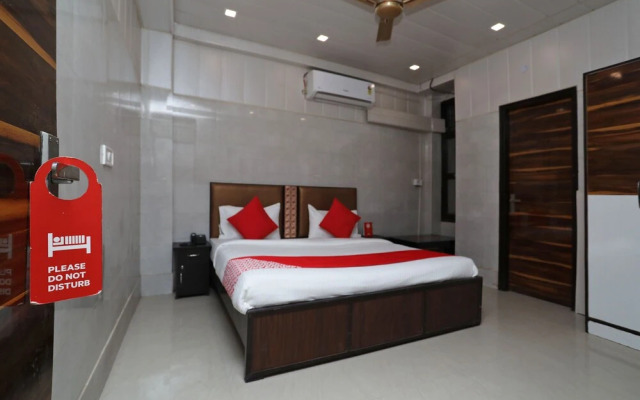 Oyo 36011 Qlark Stay