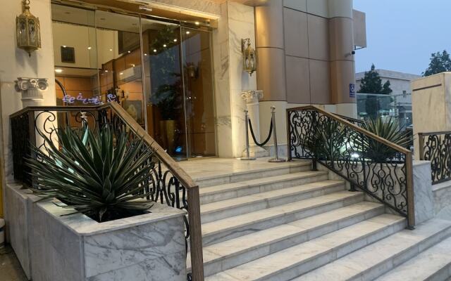 Raghad Al Shatee   hotel  suites