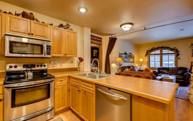 2 Bedroom Colorado Vacation Rental in River Run Village with Pool and Hot Tub Access