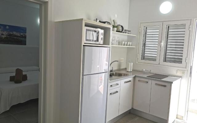 Apartamentos Anjomacar I