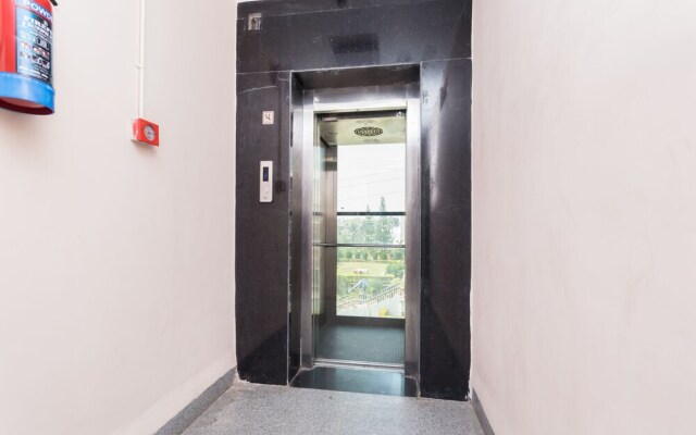 OYO 10398 Hotel Parijayee