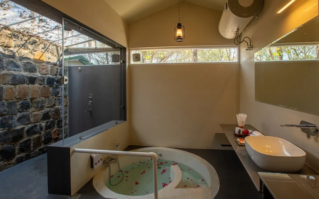 The Riverwood Forest Retreat-Kanha