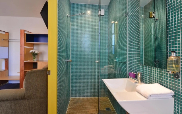 Dive Hotel