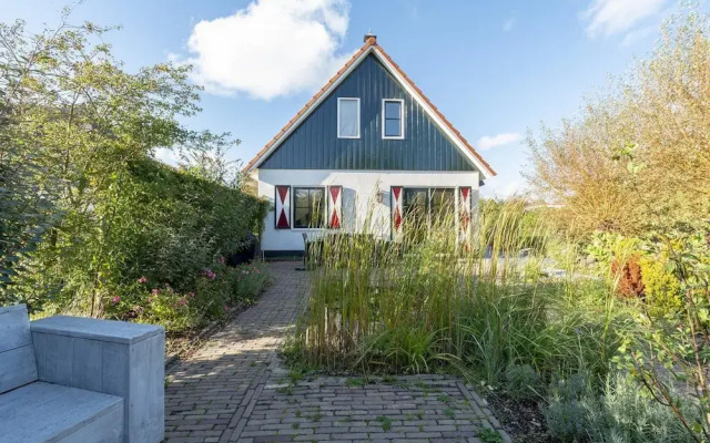 Stylish Villa With Garden