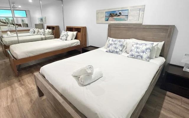 Poinciana Lodges -Ocean Views