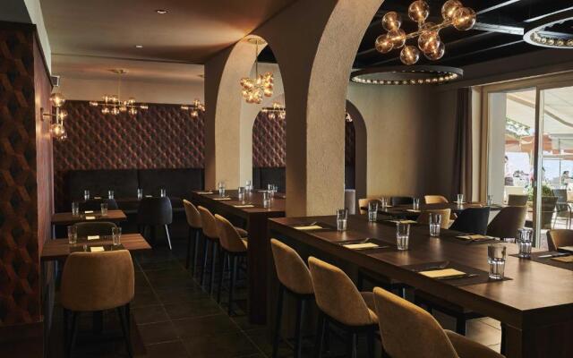 Vista Lakefront Boutique Hotel