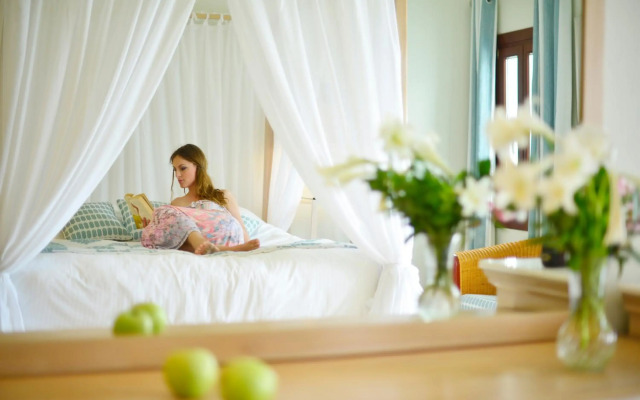 Petinos Beach Hotel