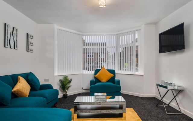 Immaculate 5-bed House in Leeds