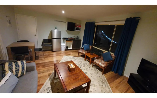Oaktree Guest House