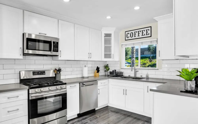 Martha by Avantstay Brand New LA Valley Home