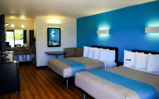 Sky Palace Inn & Suites by Jasper Beeville