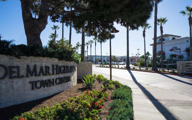 DoubleTree by Hilton San Diego - Del Mar