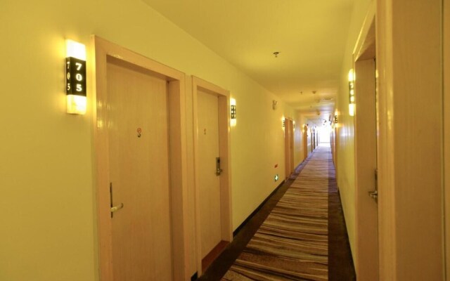 Wenxing Hotel (Zhuhai Xiangzhou Station Riyuebei Opera Theater)