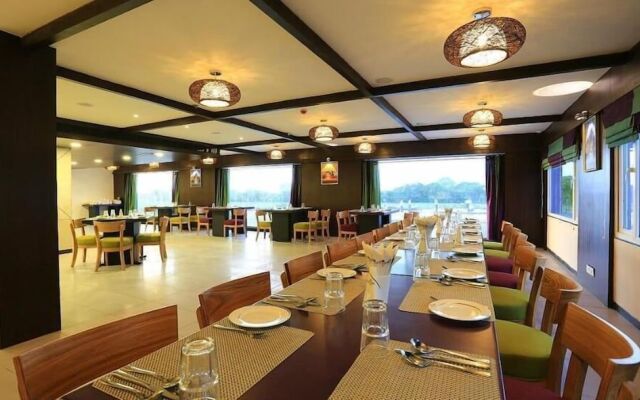 Vista Rooms at Nandan Kanan (Indore)