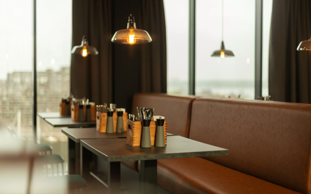 Holiday Inn - the niu, Fender Amsterdam by IHG