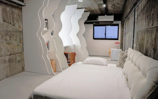 Re PORT HOTEL