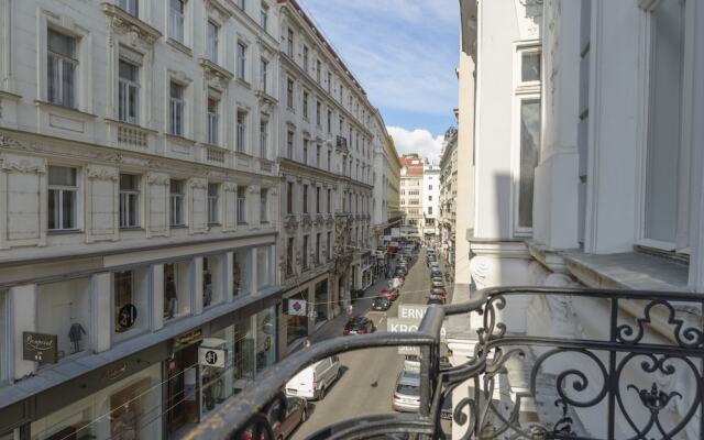 Senator Suite Stephansplatz by Welcome2Vienna