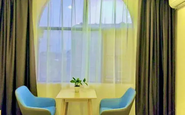 Yeste Yestour Hotel (Chongzuo Longzhou County Bus Station)