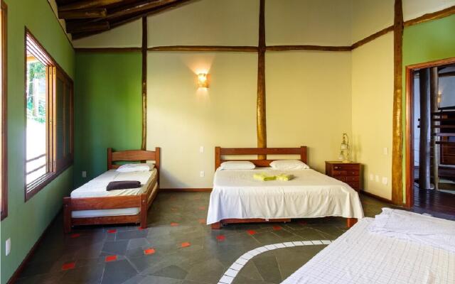 Pineapples Ubatuba | Mansion overlooking the sea