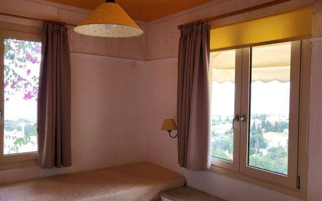 Hermes Korifi Suites Private Apartment