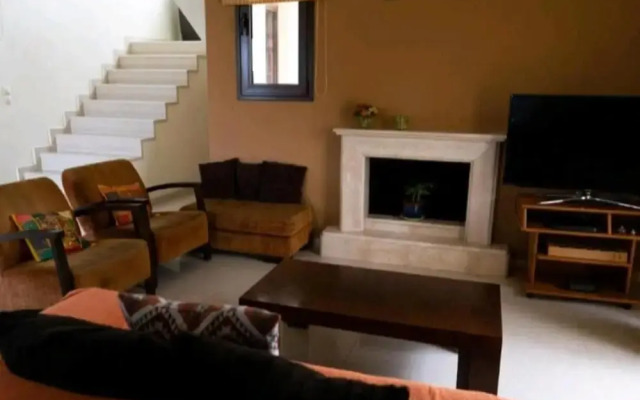 Villa Nostra- Cars Included