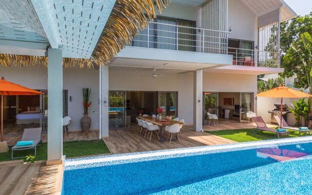 5 Bedrooms Villa Bacardi