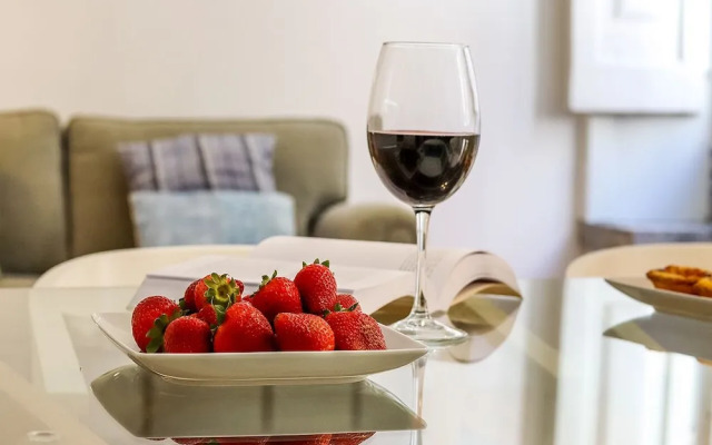 JOIVY Polished 1BR Apt, close by Avenida da Liberdade